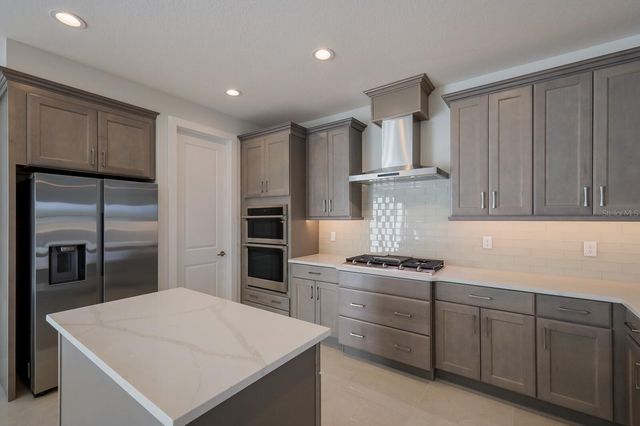 6009 WHITE MANGROVE LANE, Bradenton, FL 34210