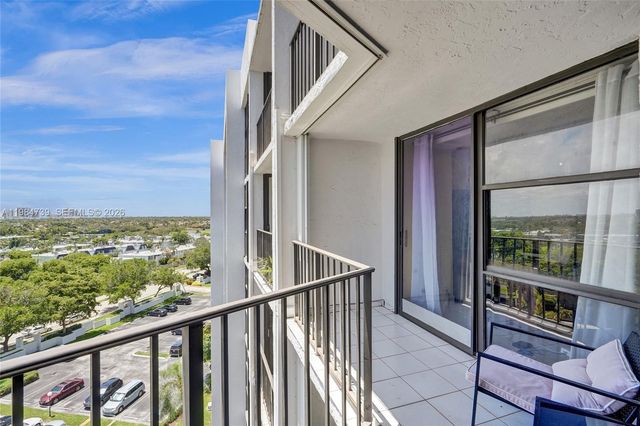 800 Parkview Dr 911, Hallandale Beach, FL 33009