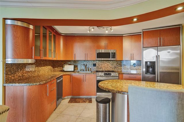 800 Parkview Dr 911, Hallandale Beach, FL 33009