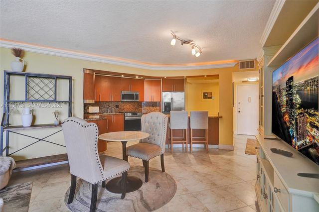 800 Parkview Dr 911, Hallandale Beach, FL 33009