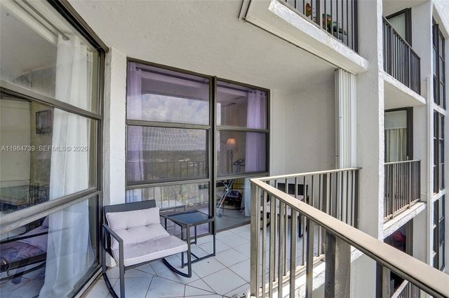 800 Parkview Dr 911, Hallandale Beach, FL 33009