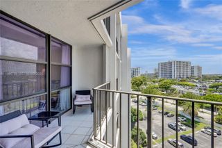 800 Parkview Dr 911, Hallandale Beach, FL 33009