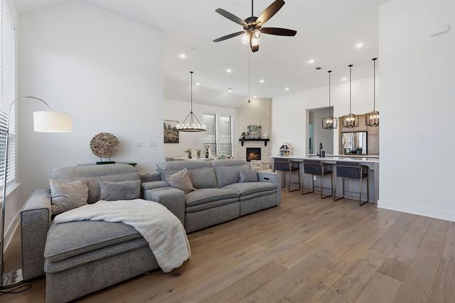 212 Texas Bluebonnet TRL, Georgetown, TX 78628