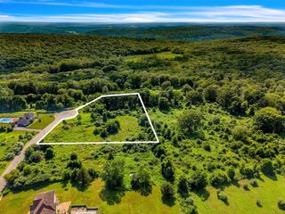 33 Farm View Drive, Norwich, CT 06360