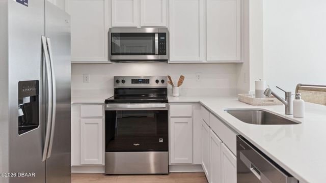 556 Pinot Drive, Holly Hill, FL 32117