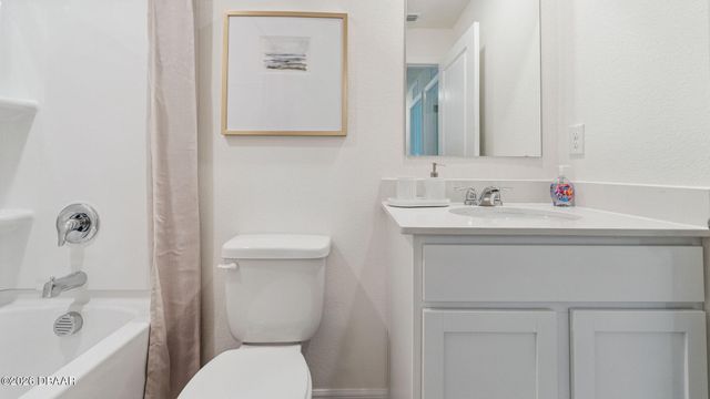 556 Pinot Drive, Holly Hill, FL 32117