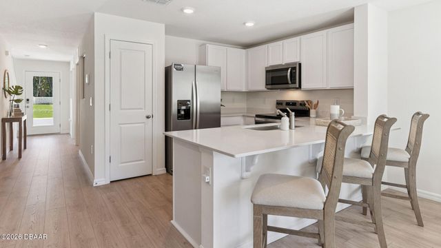 556 Pinot Drive, Holly Hill, FL 32117