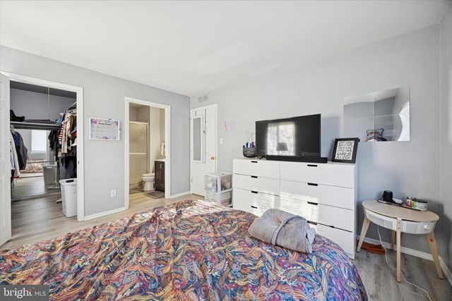 1514 WOODHOLLOW DR, Marlton, NJ 08053