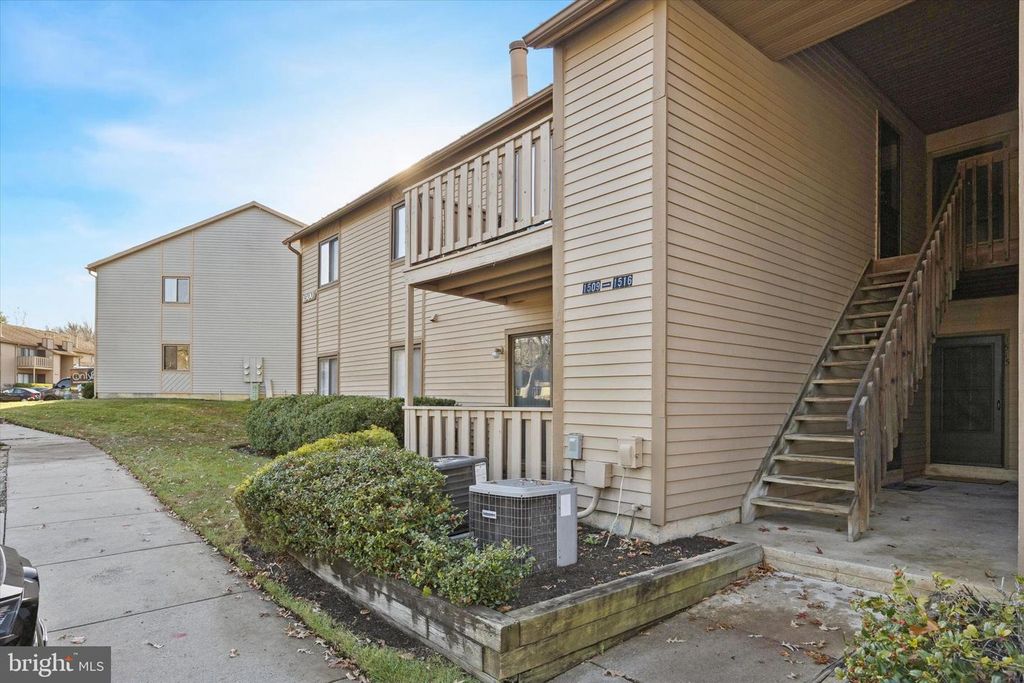 1514 WOODHOLLOW DR, Marlton, NJ 08053