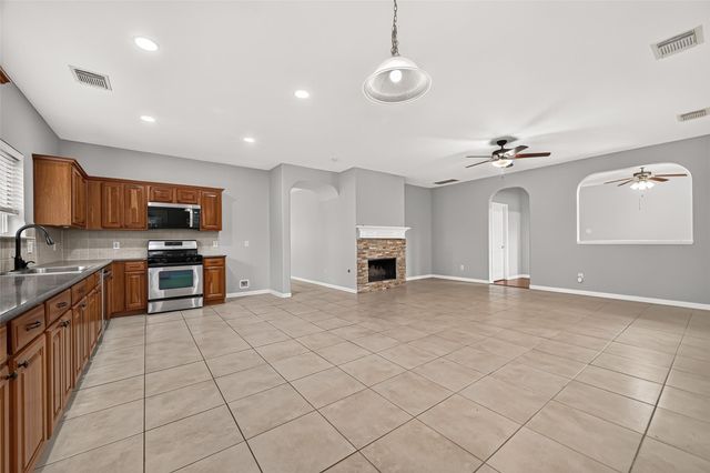 3223 Legends Creek Drive, Spring, TX 77386