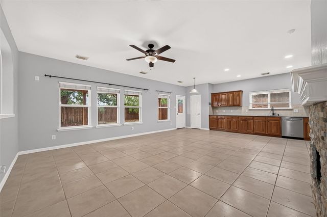 3223 Legends Creek Drive, Spring, TX 77386
