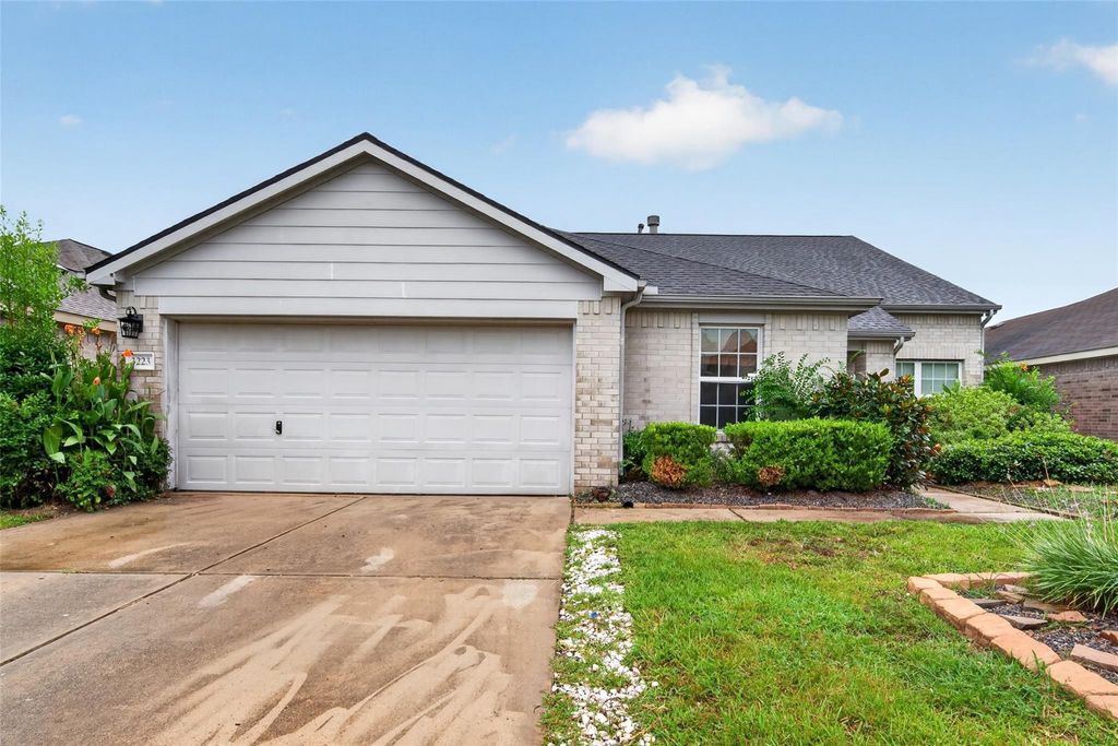 3223 Legends Creek Drive, Spring, TX 77386