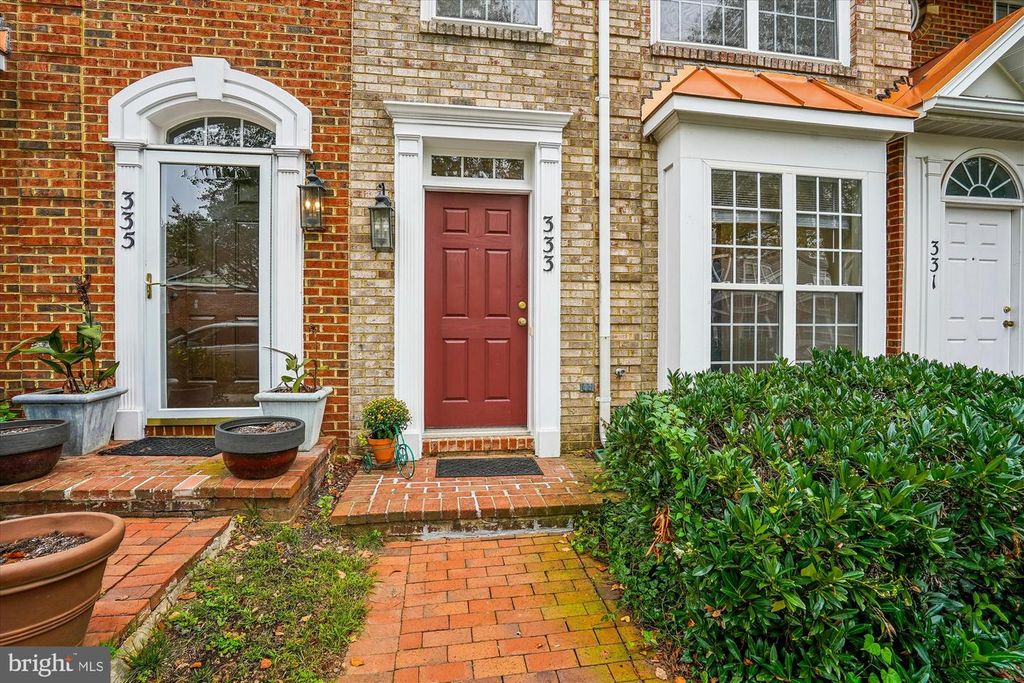 333 PRETTYMAN DR #29, Rockville, MD 20850