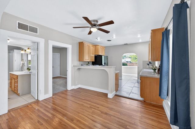 659 E Harvard Avenue, Fresno, CA 93704