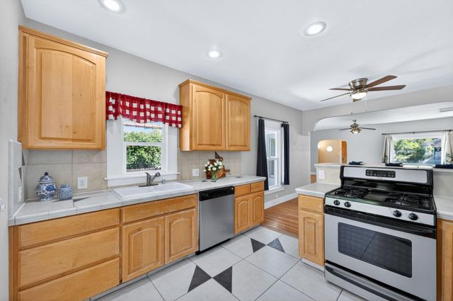 659 E Harvard Avenue, Fresno, CA 93704