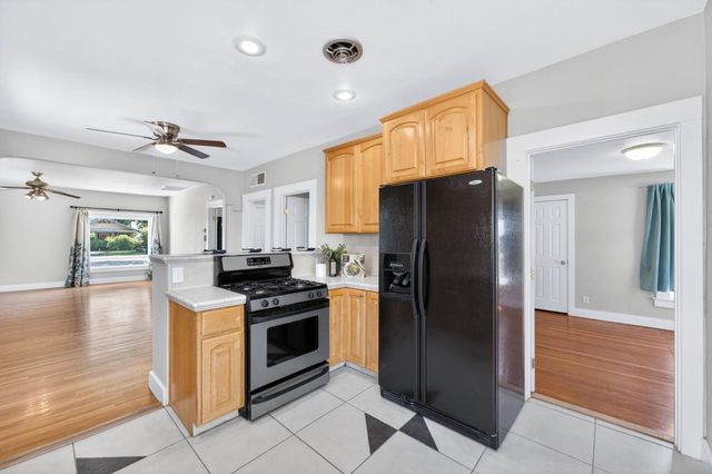 659 E Harvard Avenue, Fresno, CA 93704