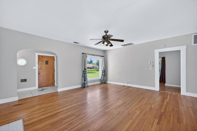 659 E Harvard Avenue, Fresno, CA 93704