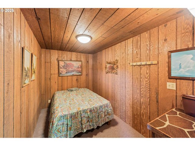 96113 RAINS Ln, Lakeside, OR 97449