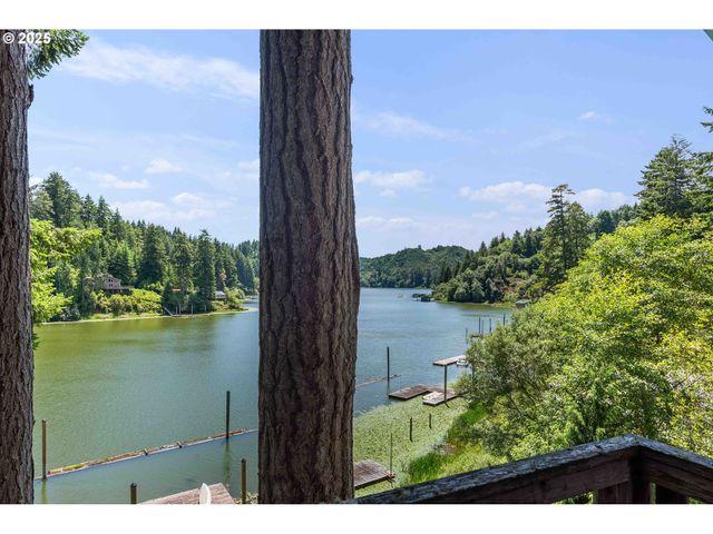 96113 RAINS Ln, Lakeside, OR 97449