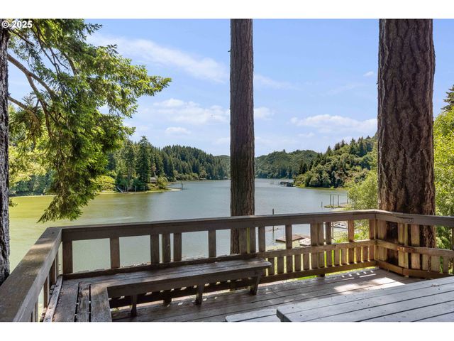 96113 RAINS Ln, Lakeside, OR 97449