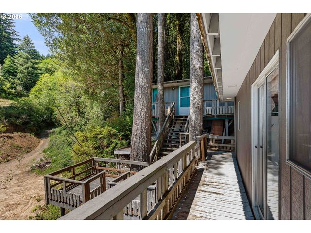 96113 RAINS Ln, Lakeside, OR 97449