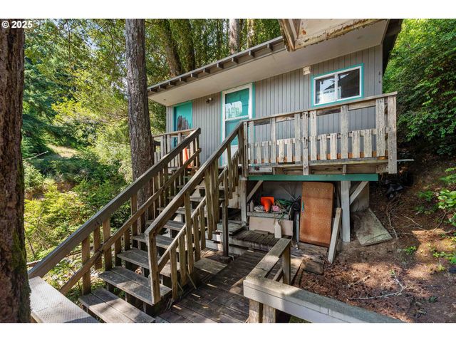 96113 RAINS Ln, Lakeside, OR 97449