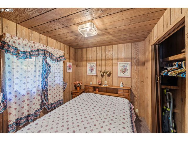 96113 RAINS Ln, Lakeside, OR 97449