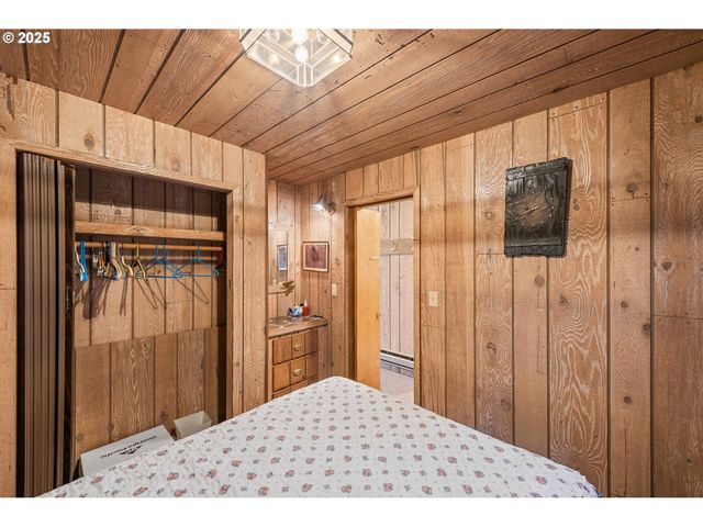 96113 RAINS Ln, Lakeside, OR 97449