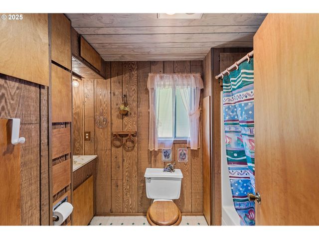 96113 RAINS Ln, Lakeside, OR 97449