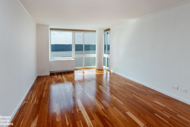 2521 Palisade Ave Apt 11B, New York City, NY 10463