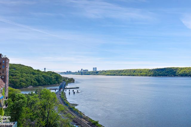 2521 Palisade Ave Apt 11B, New York City, NY 10463