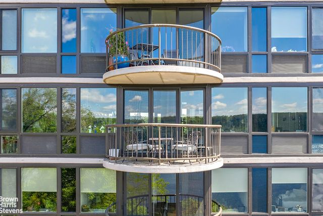 2521 Palisade Ave Apt 11B, New York City, NY 10463