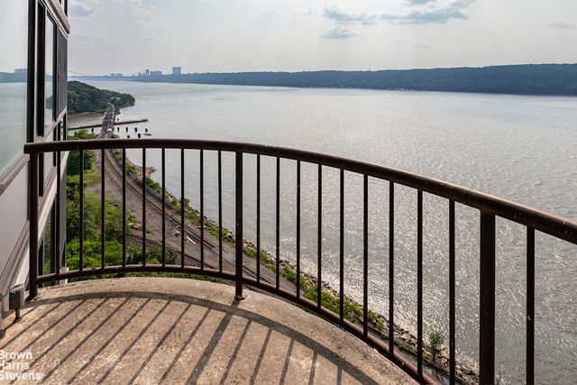 2521 Palisade Ave Apt 11B, New York City, NY 10463