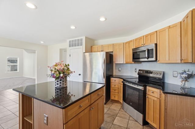 415 Forest Edge Drive, South Lebanon, OH 45065