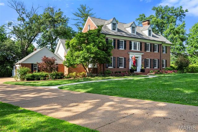 5 Ridgewood Street, Ladue, MO 63124