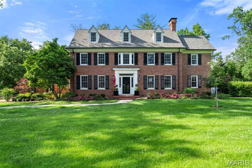 5 Ridgewood Street, Ladue, MO 63124
