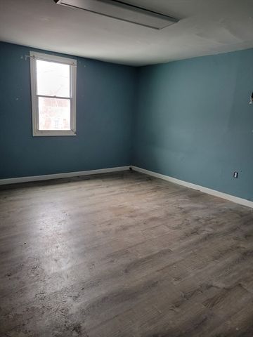 585 Park Ave, Worcester, MA 01603