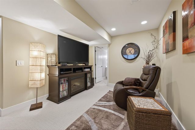 4667 Sundial Drive, Grand Rapids, MI 49525