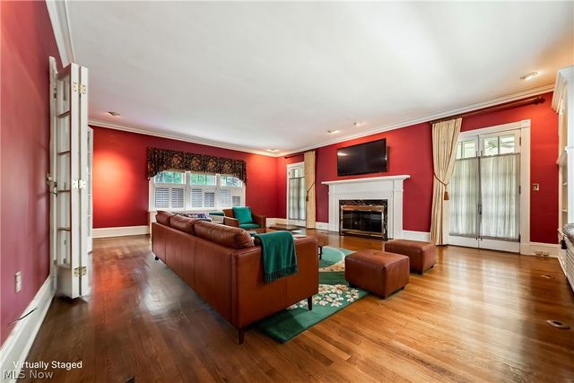 2469 Kenilworth Road, Cleveland Heights, OH 44106