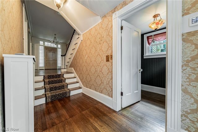 2469 Kenilworth Road, Cleveland Heights, OH 44106