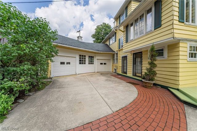 2469 Kenilworth Road, Cleveland Heights, OH 44106