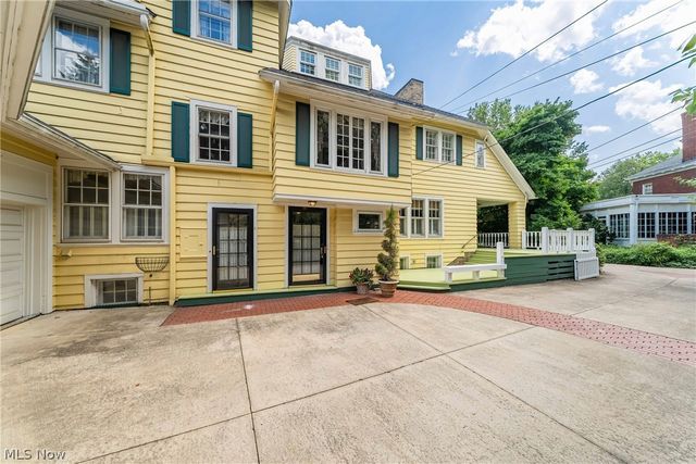2469 Kenilworth Road, Cleveland Heights, OH 44106