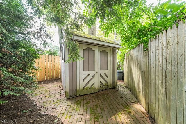 2469 Kenilworth Road, Cleveland Heights, OH 44106