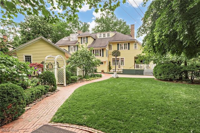 2469 Kenilworth Road, Cleveland Heights, OH 44106