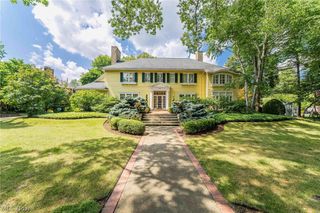 2469 Kenilworth Road, Cleveland Heights, OH 44106