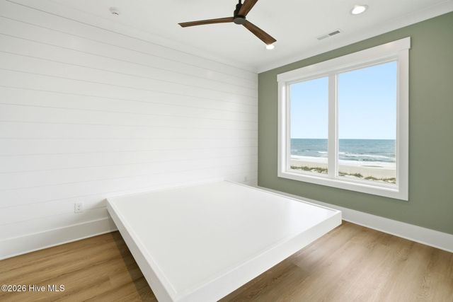 787 Ocean Boulevard W, Supply, NC 28462