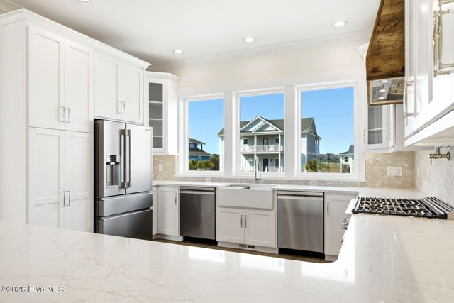 787 Ocean Boulevard W, Supply, NC 28462