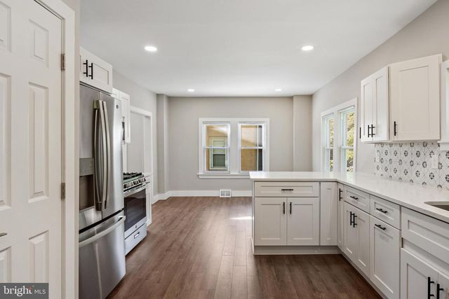 16 MOORE AVE, Cherry Hill, NJ 08034