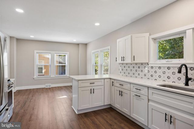 16 MOORE AVE, Cherry Hill, NJ 08034