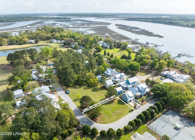 8 Stoney Island Drive, Beaufort, SC 29907